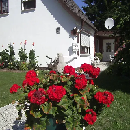 Kleine Mit Garten Und Terrasse By Interhome